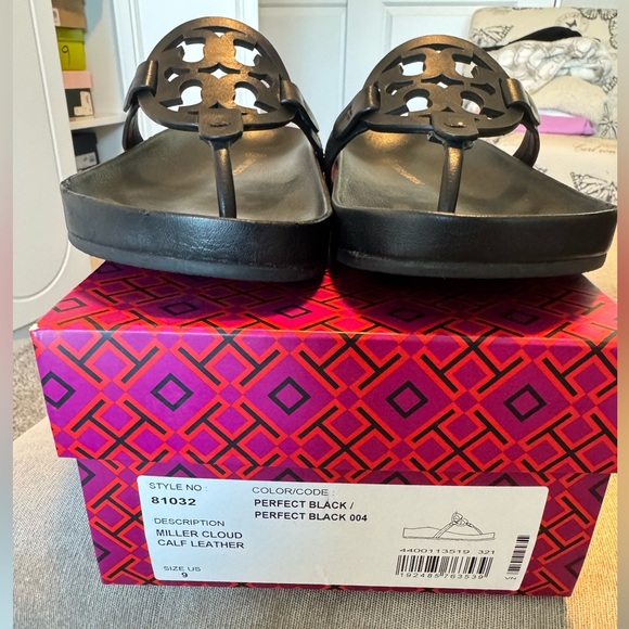 Black Minimalist Thong Sandals with Glossy Straps - Picture 7 of 14